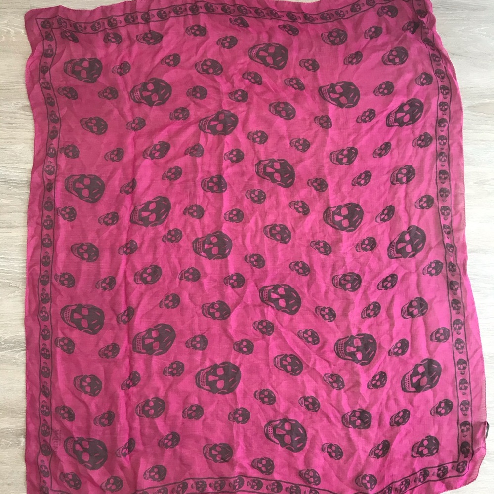 Alexander McQueen silk skull scarf